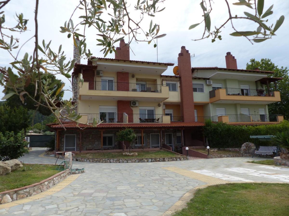 Makis Nest Apart-Hotel Vourvourou Exterior photo