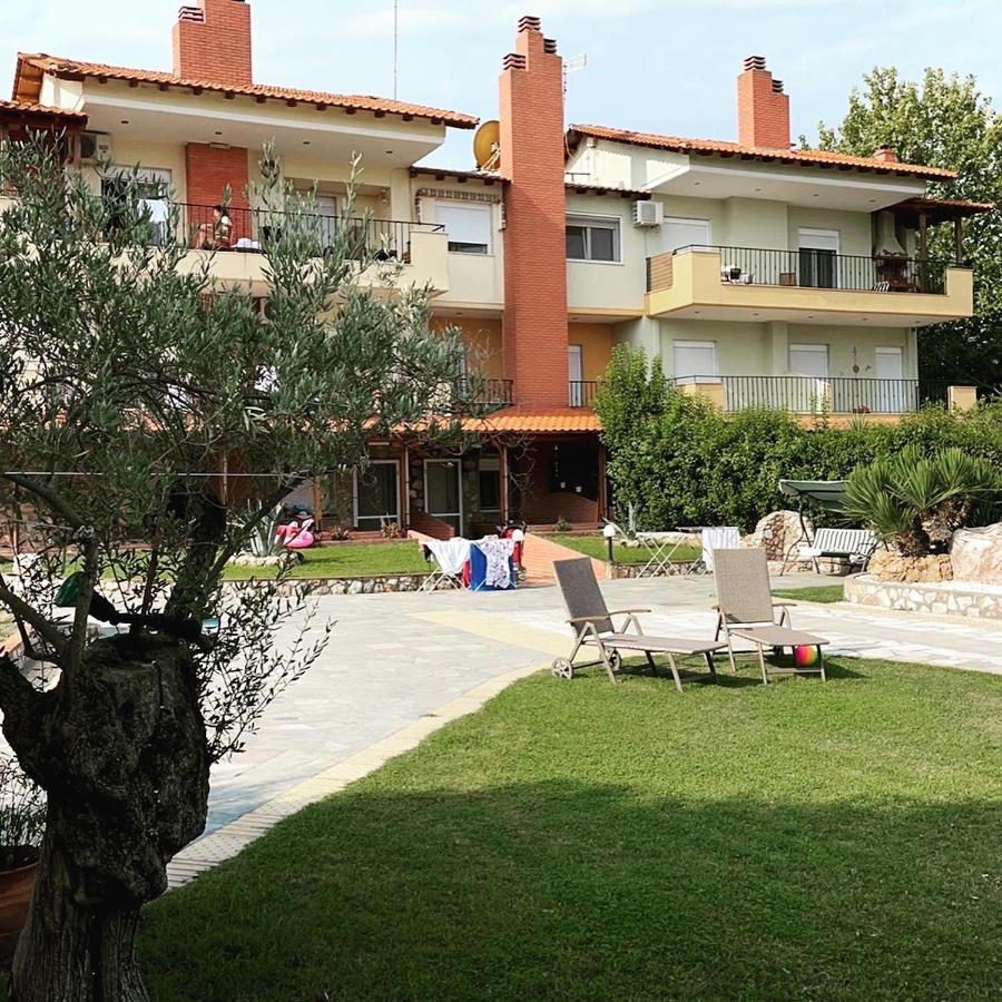 Makis Nest Apart-Hotel Vourvourou Exterior photo